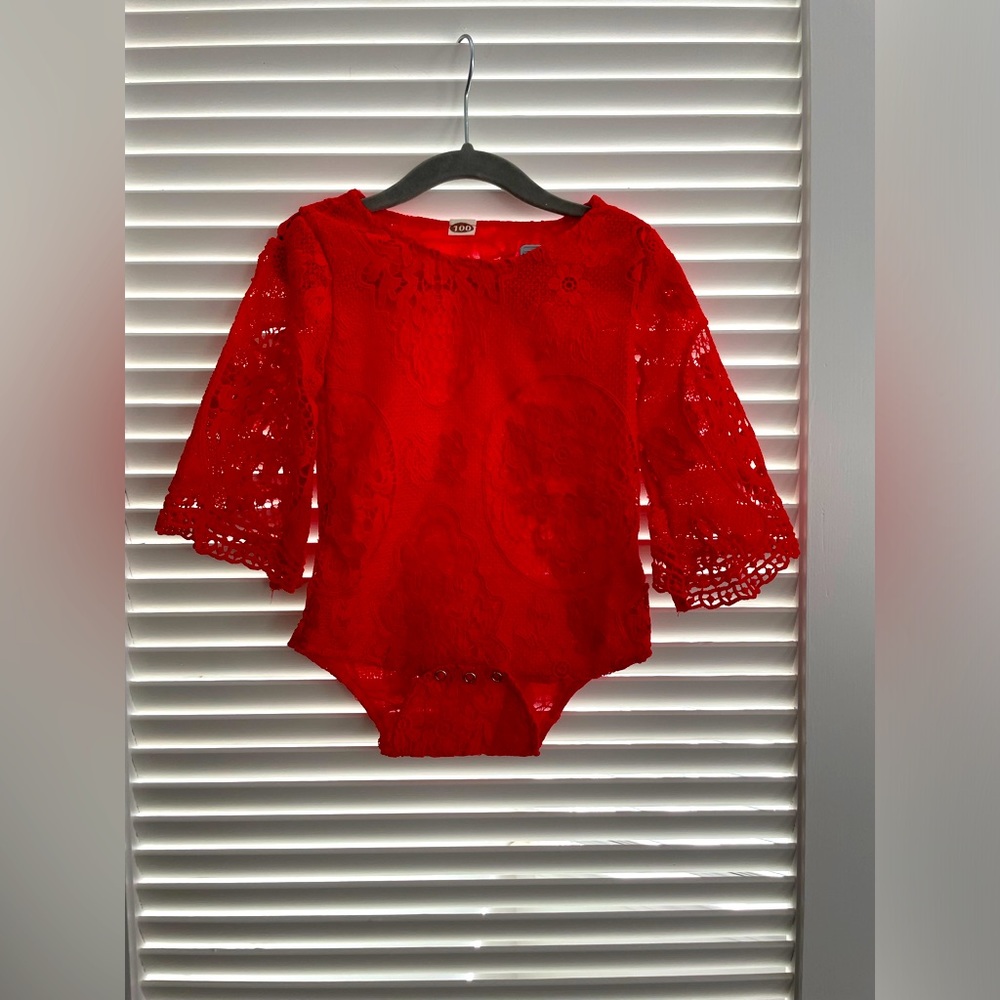 💃 Red Lace bodysuit in size 18-24 MONTHS! In great condition!